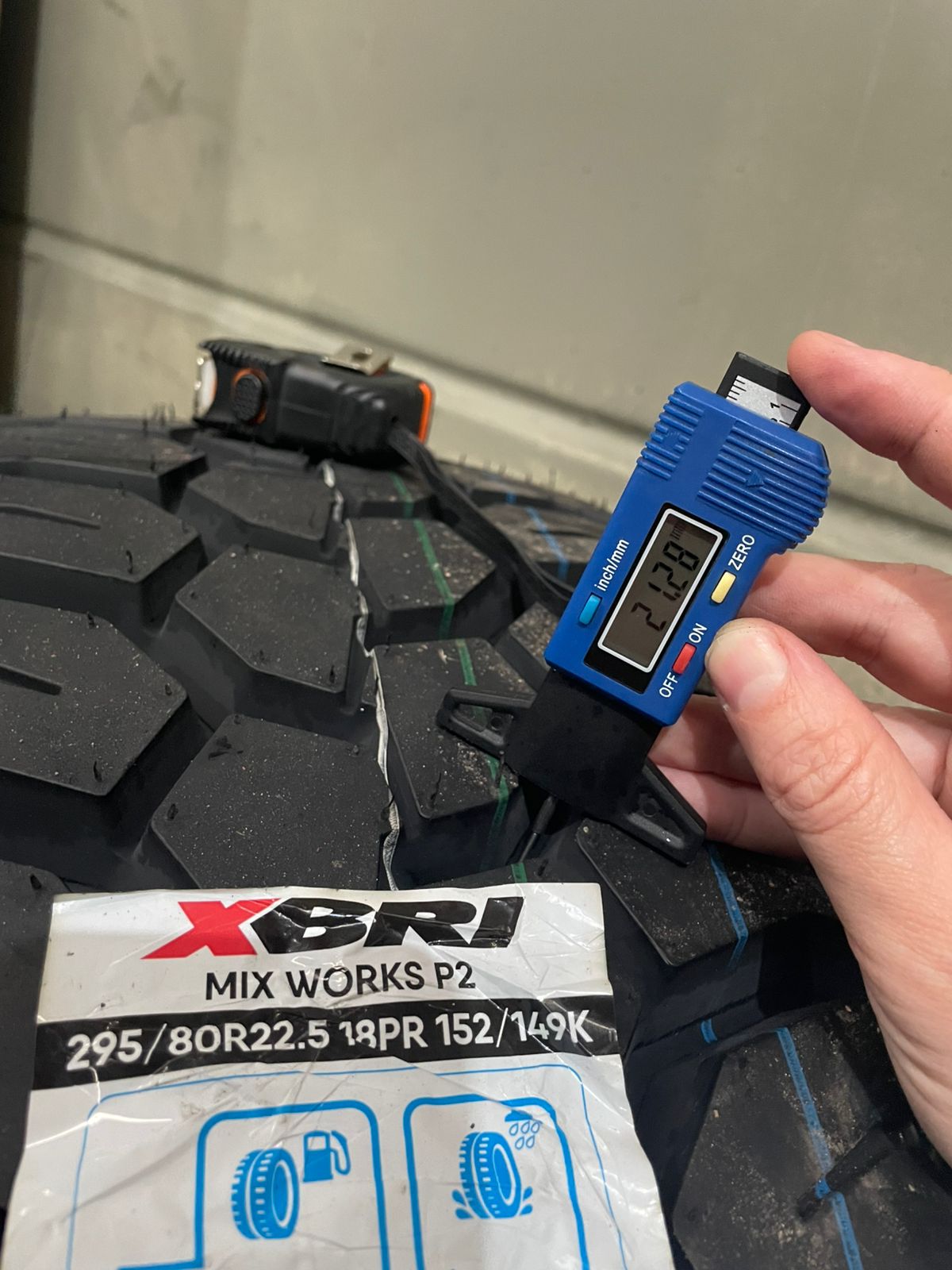 PNEU XBRI 295/80R22,5 18PR 152/149K MIX WORKS P2 / 179038 - Imagem 7
